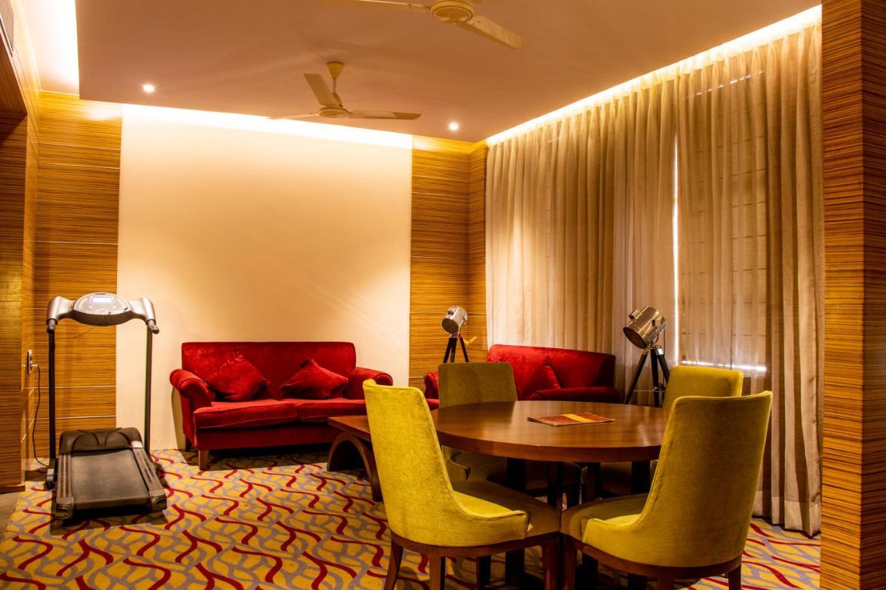 Hotel Landmark Rewa Exterior photo