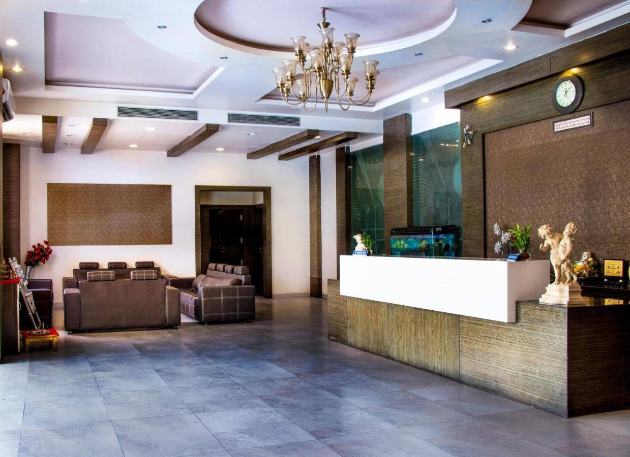Hotel Landmark Rewa Exterior photo